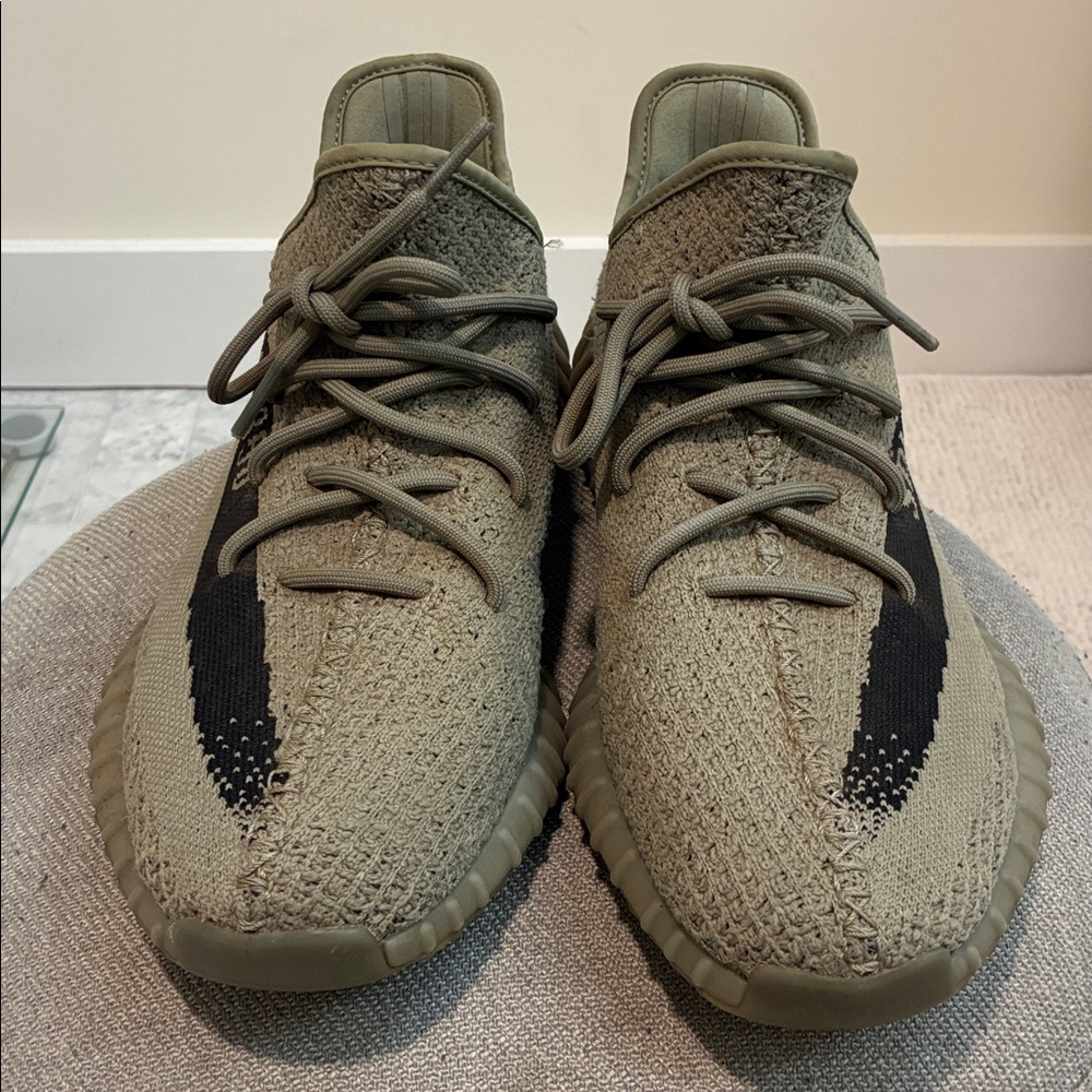 Adidas Yeezy Boost 350 V2 - Picture 8 of 12